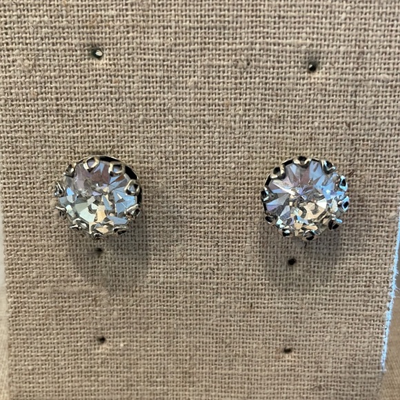 Stella & Dot set: Vintage Crystal bracelet and Vintage Crystal Studs - Picture 4 of 6